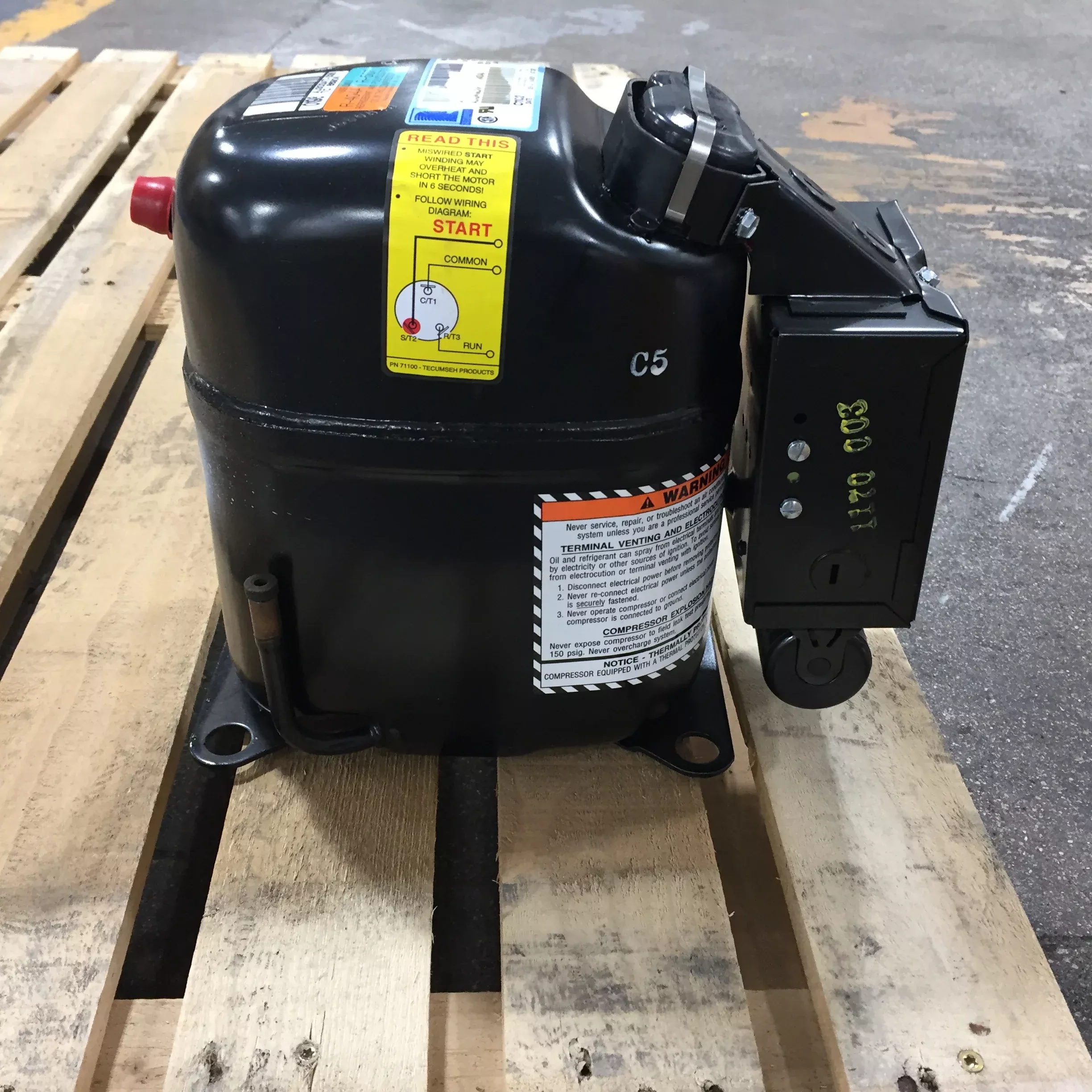 1/2 HP Low-Temp Refrigeration Reciprocating Compressor 100-115/60-50/1
