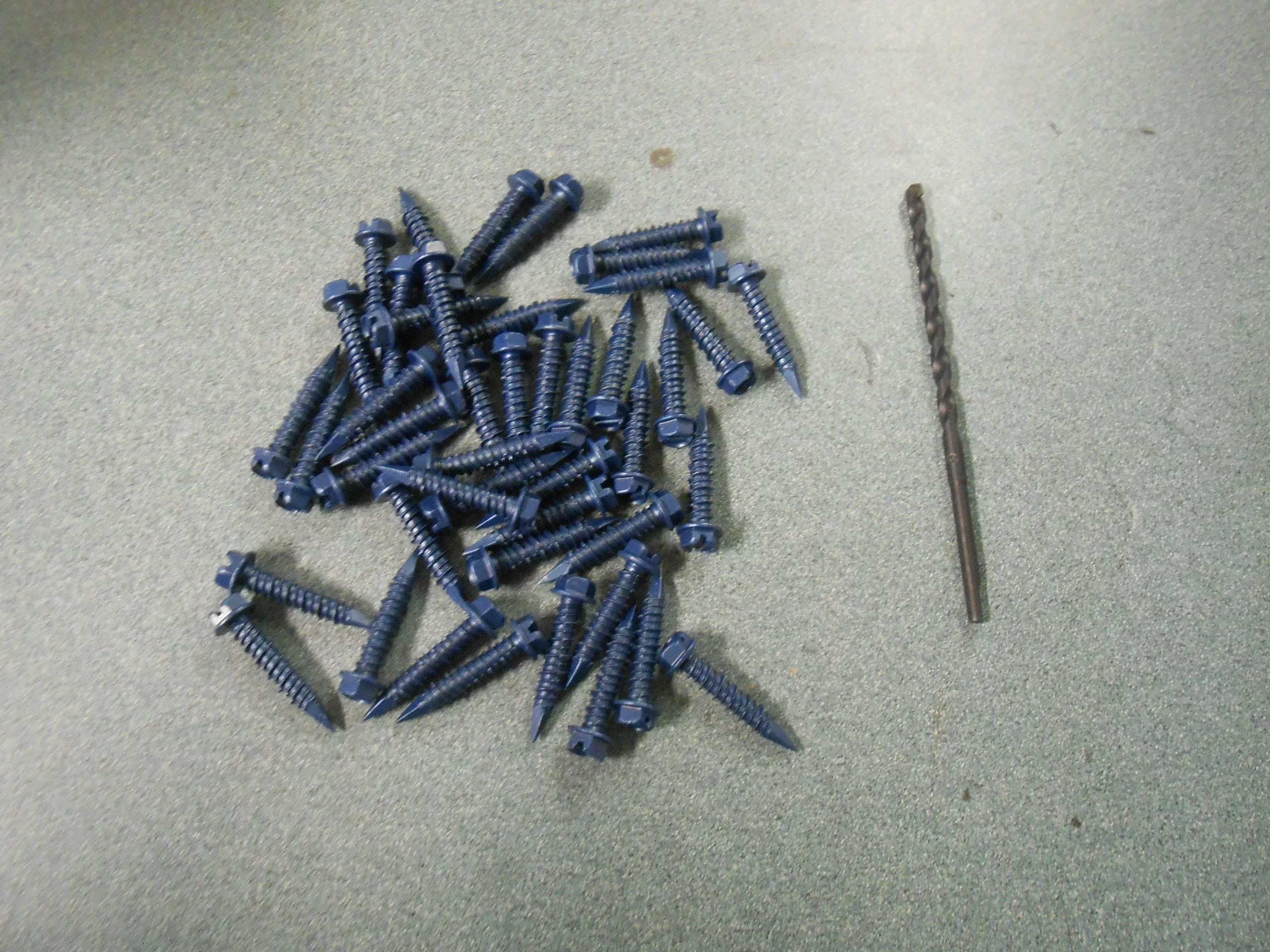 1/4" X 1-1/4" SLOTTED HEX HEAD CONCRETE SCREWS