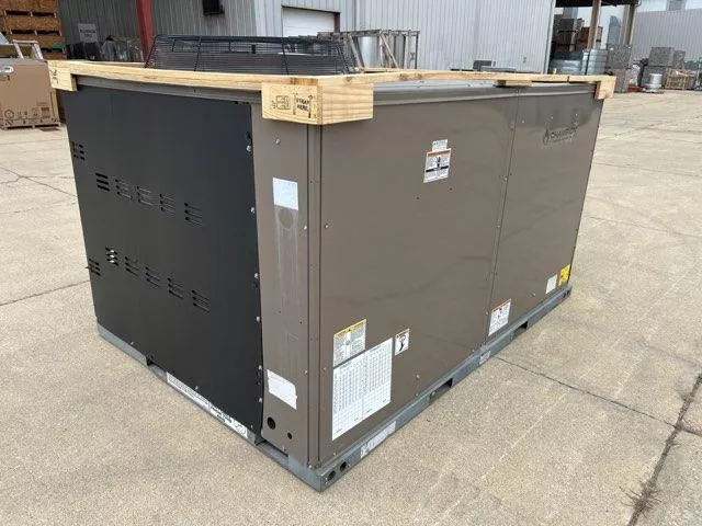 12.5 Ton Three-Stage Convertible Packaged Air Conditioning Unit, 11.2