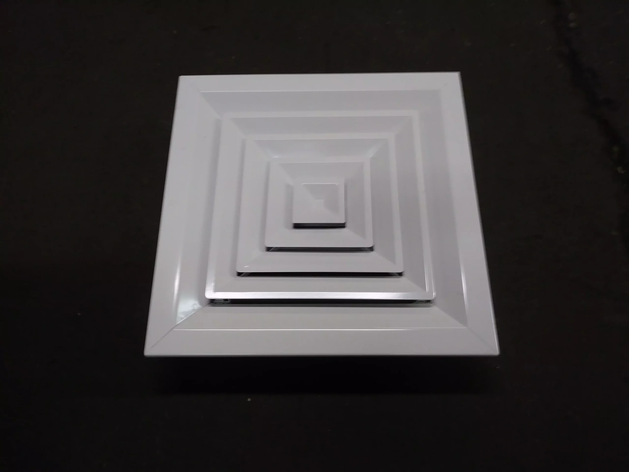 12" X 12" STEEL/WHITE LOUVERED CEILING DIFFUSER W/OBD
