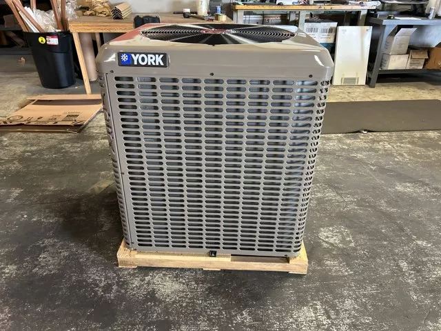 2.5 Ton Split-System Heat Pump; 208-230/60/1 16 Seer R-410A