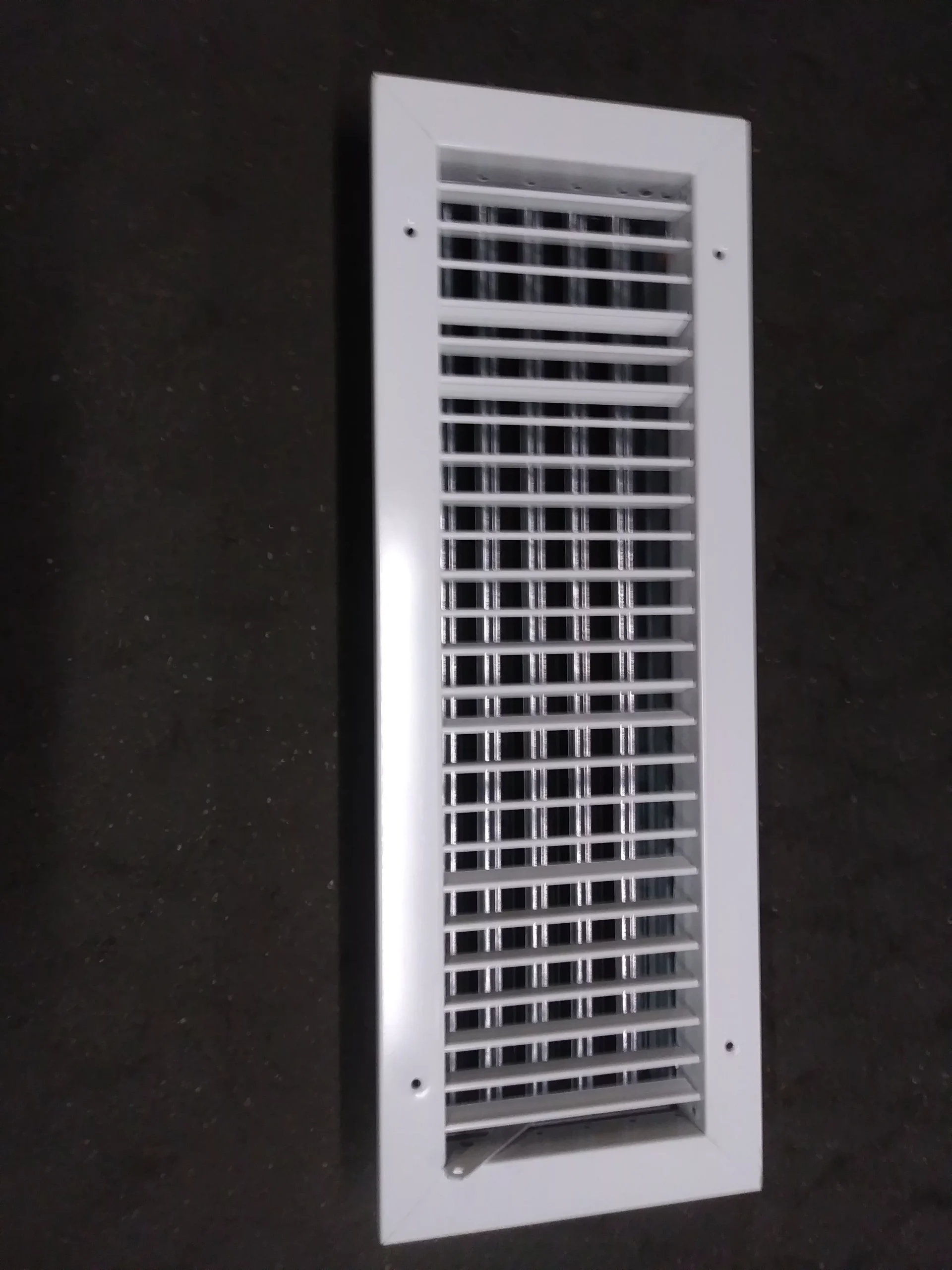 20" X 6" Steel/White Ventilation Register w/Damper