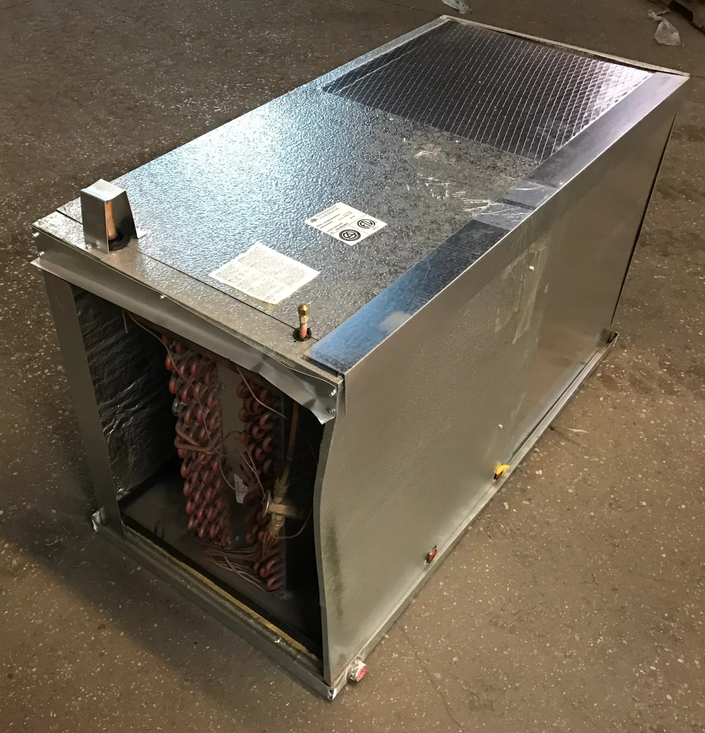 5 Ton AC/HP Dedicated Horizontal Cased A Coil/W Plenum R-22