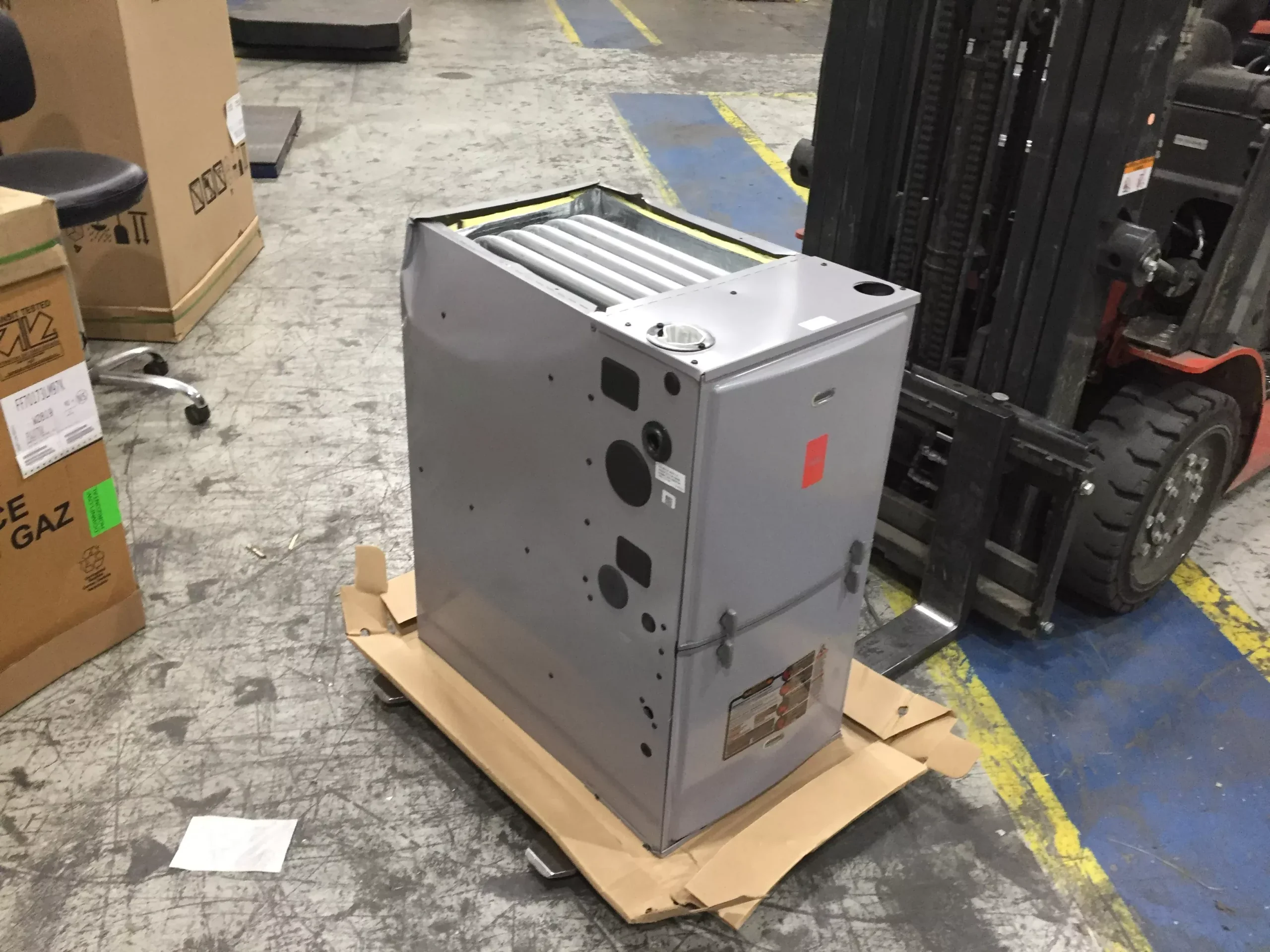 70000 BTU TWO-STAGE COMMUNICATING COMPATIBLE DOWNFLOW/HORIZONTAL ECM V