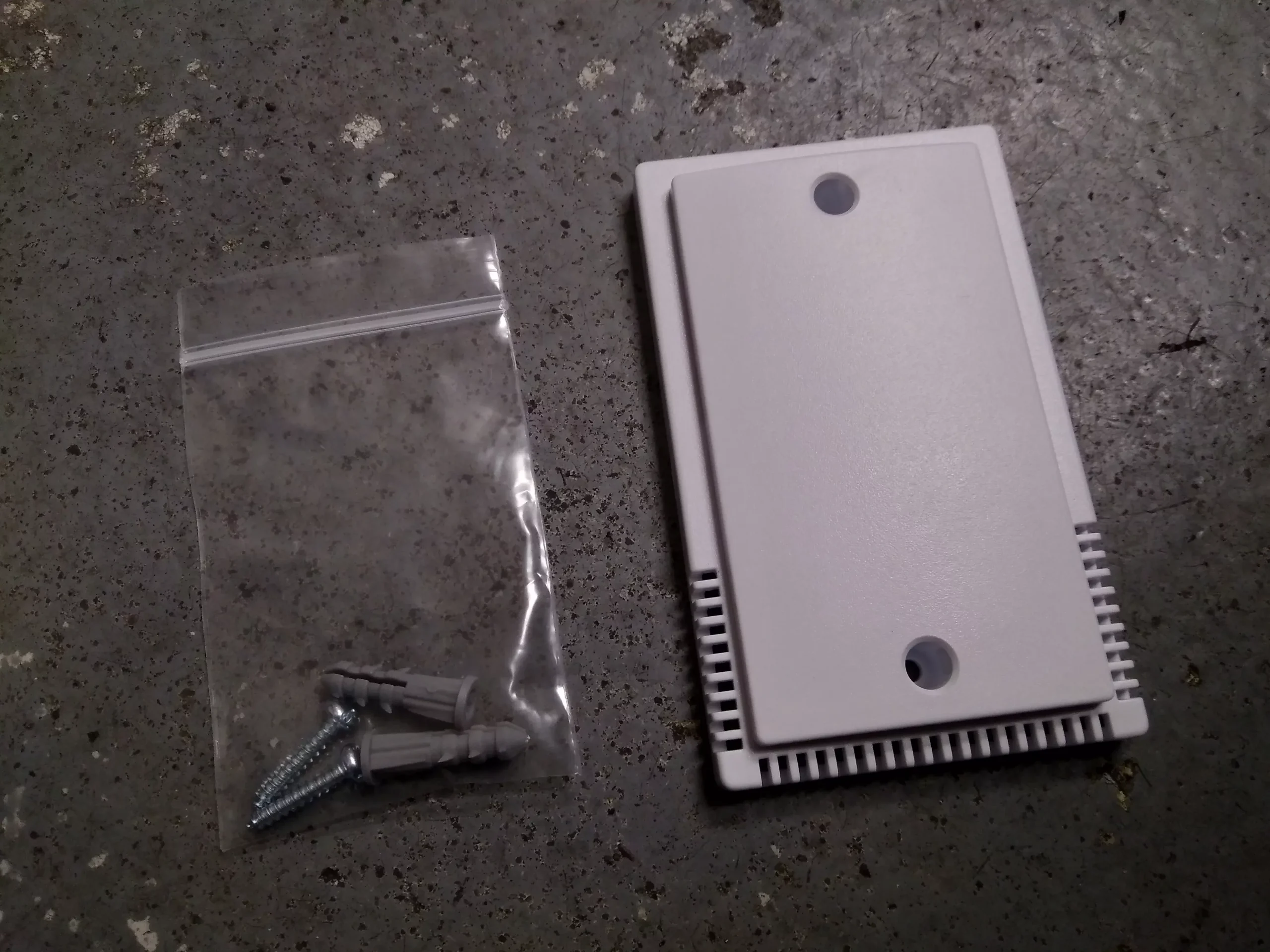 Air Temperature Sensor for Use with Touchscreen Thermostat