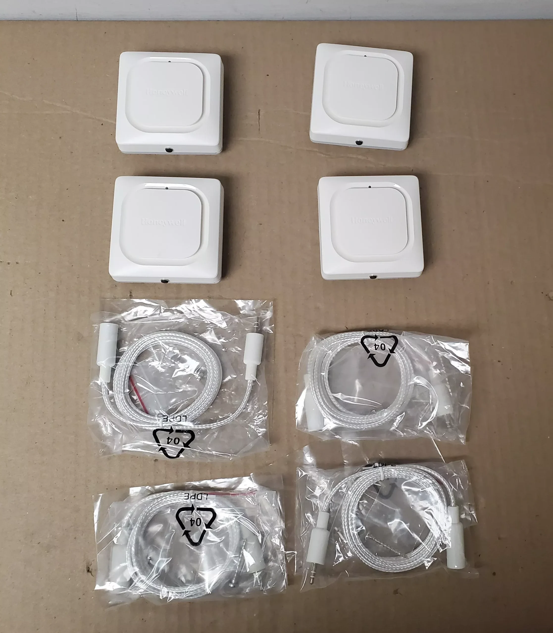 LYRIC WI-FI WATER & FREEZE DETECTOR, 4 PER PACK