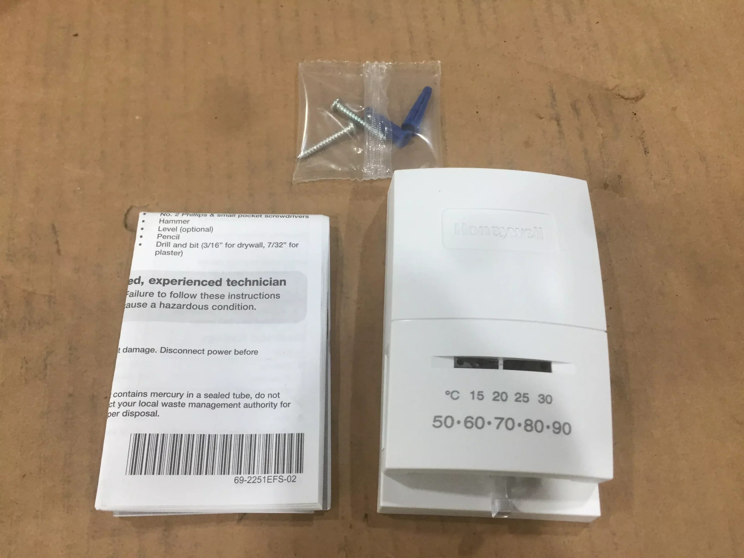 Non Programmable Heating and Cooling 24 Volt Thermostat