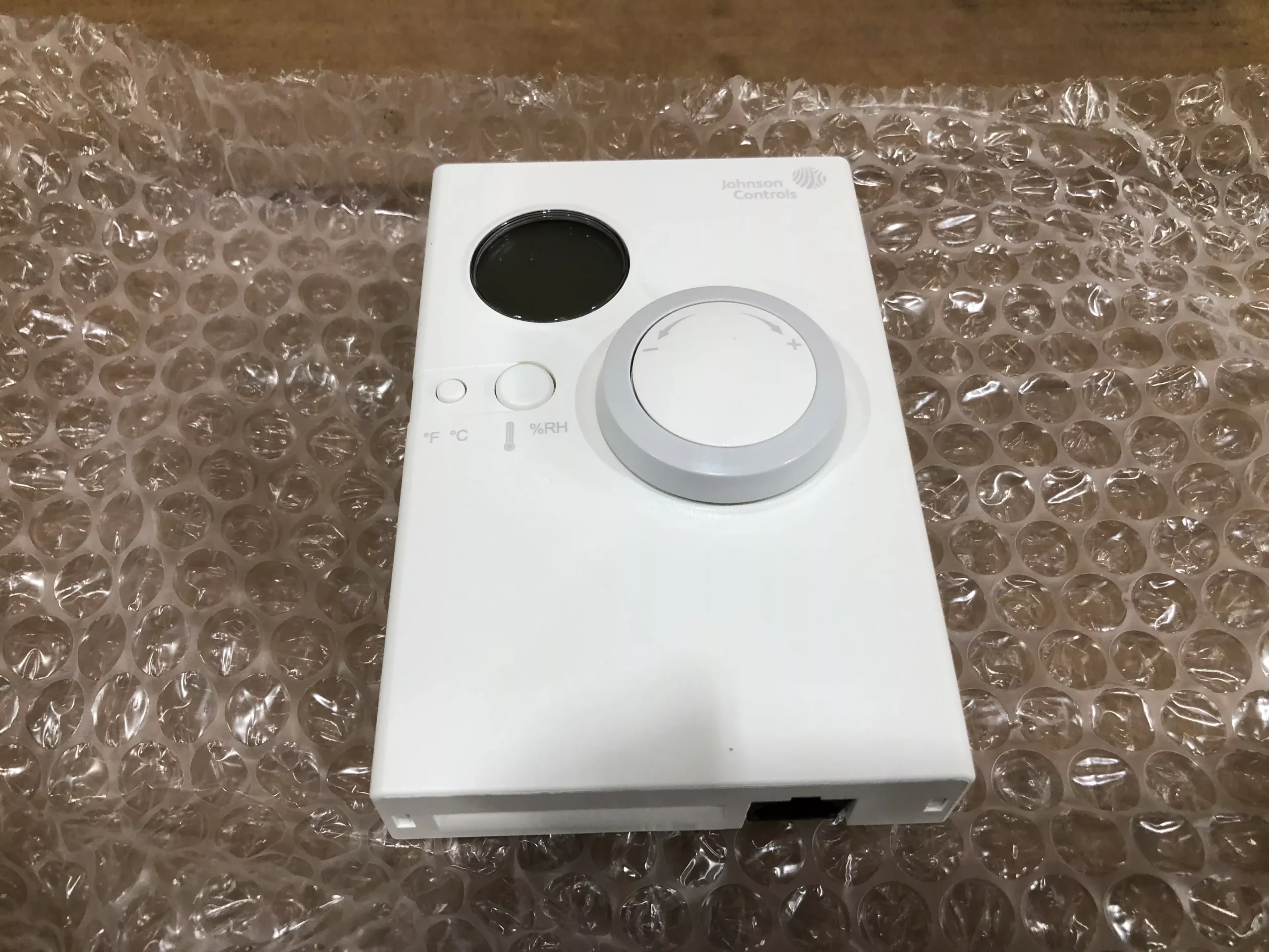 TEMPERATURE/HUMIDITY SENSOR WITH DISPLAY