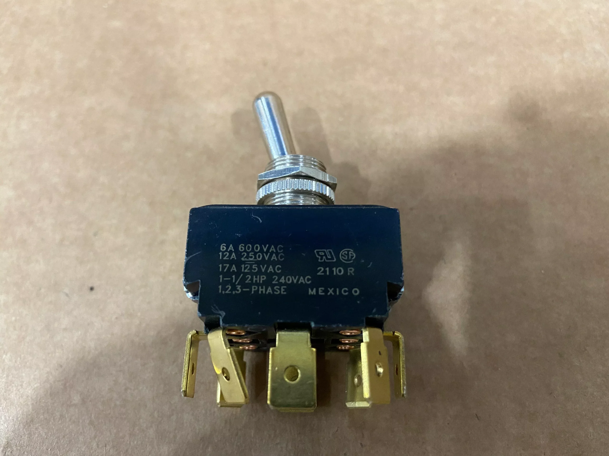 TOGGLE SWITCH 2PDT 17A 277 VAC .25 QC TERM