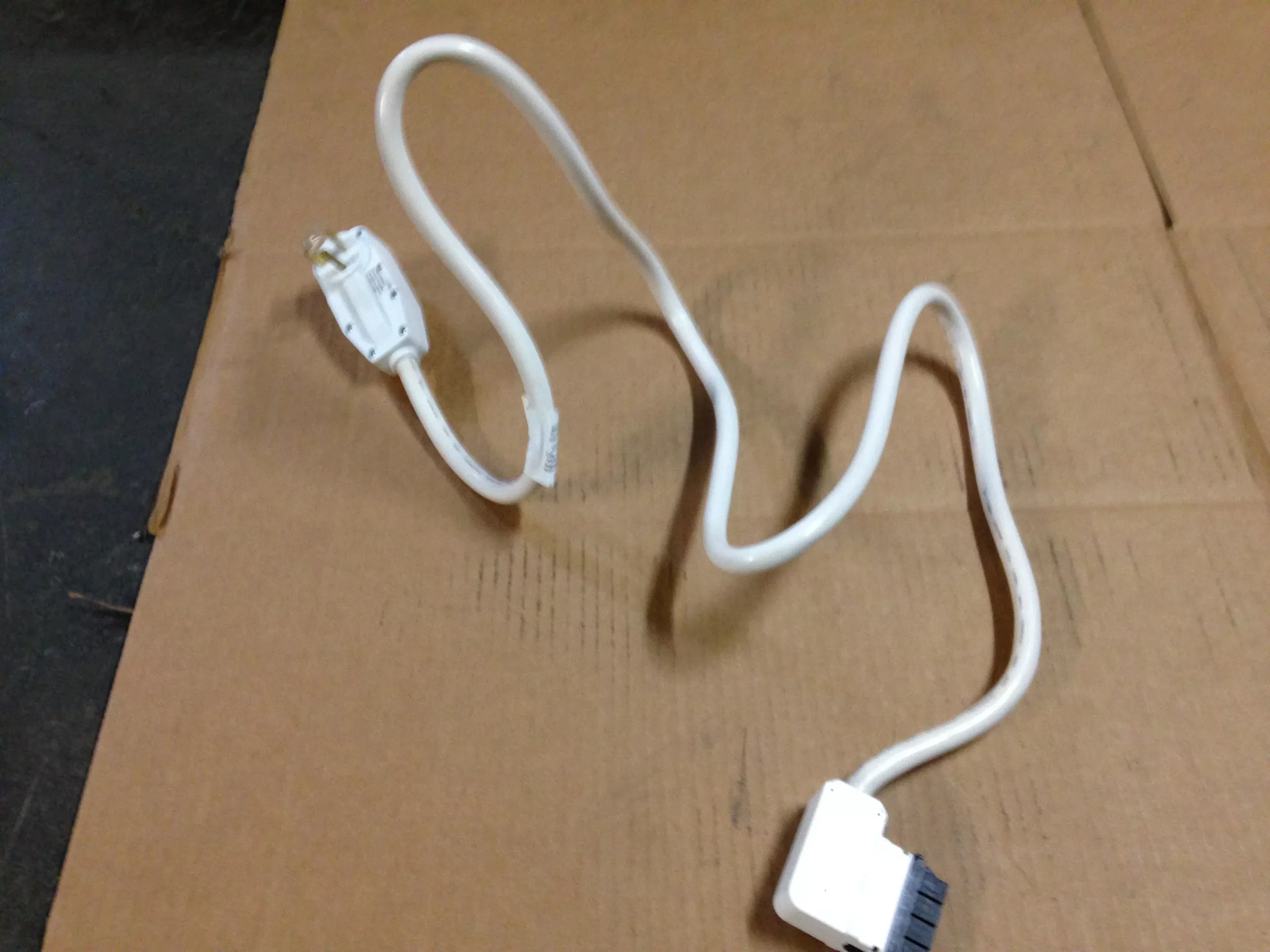 UNIVERSAL POWER CORD, 230V/20 AMP